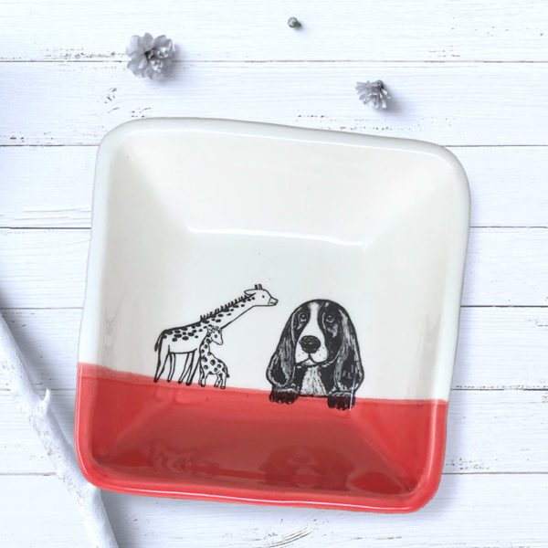 square red bowl with drawing of a bassset hound